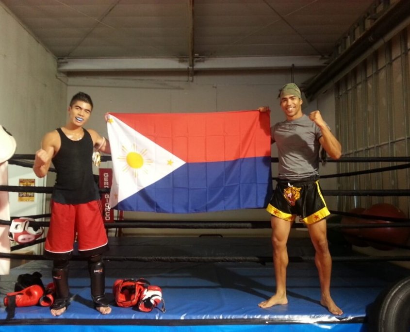 Muay Thai training Radner Reyes muay thai philippine flag