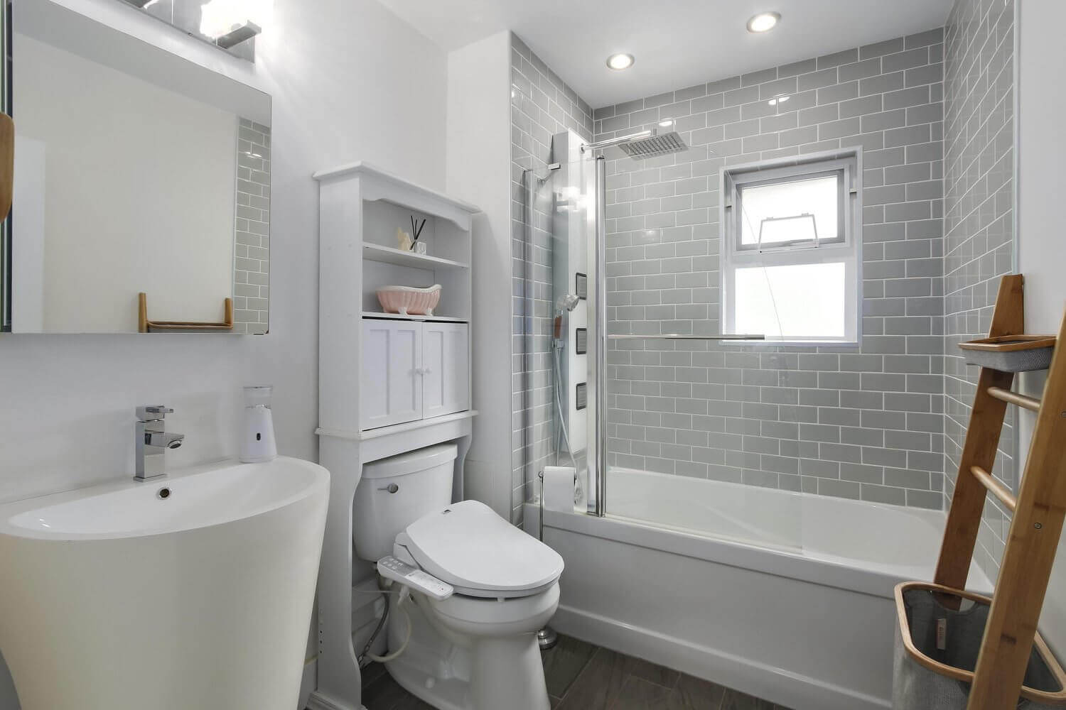 brunette ave coquitlam bathroom selling real estate photos